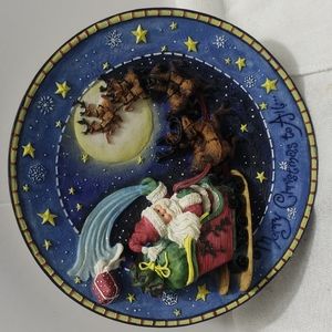 Limited Edition Enesco Collectors Plate- In The Spirit Of Santa